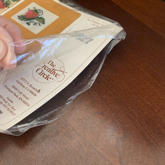 Lot of 3 Creative Circle Cross Stitch Kits - 1627 Happy Rainbow & 1628 Monogram - Picture 6 of 10